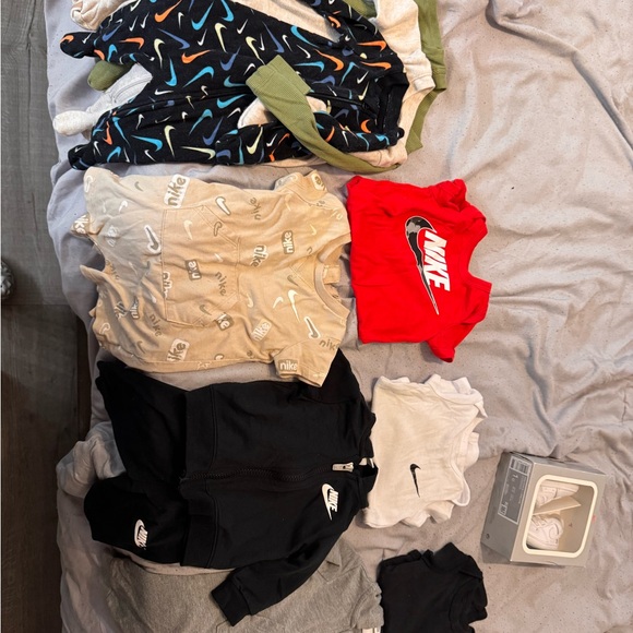 Nike Baby Apparel Set - Red Black Cream
